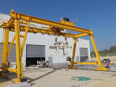 <a href=http://www.huahua556.cn/news_article.html?news_id=140>門(mén)式<a href=http://www.huahua556.cn>起重機</a></a>